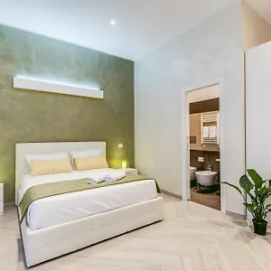 https://penta-luxury-house.it-romehotels.com